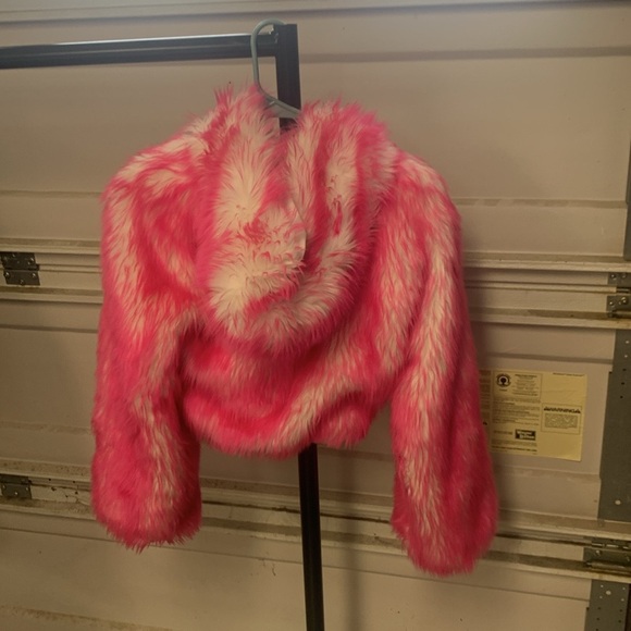 J valentine pink and white faux fur light up cropped hooded coat - Picture 2 of 4